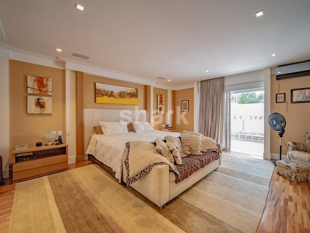 Casa com 600m² 4 quartos e 7 banheiros, à venda, no bairro Alphaville em Santana de Parnaíba