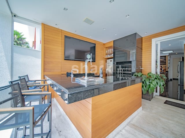 Casa com 600m² 4 quartos e 7 banheiros, à venda, no bairro Alphaville em Santana de Parnaíba