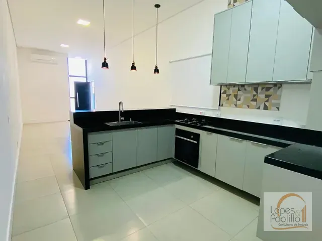 Casa com 273m² 3 quartos e 3 banheiros, para alugar, no bairro Jardim dos Pinheiros em Atibaia