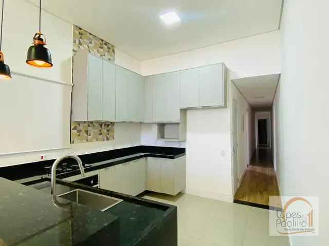 Casa com 273m² 3 quartos e 3 banheiros, para alugar, no bairro Jardim dos Pinheiros em Atibaia