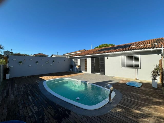 Casa para locação com piscina, amplo terreno e 3 quartos - Av. Ana Rita, Uvaranas - Ponta Grossa, PR