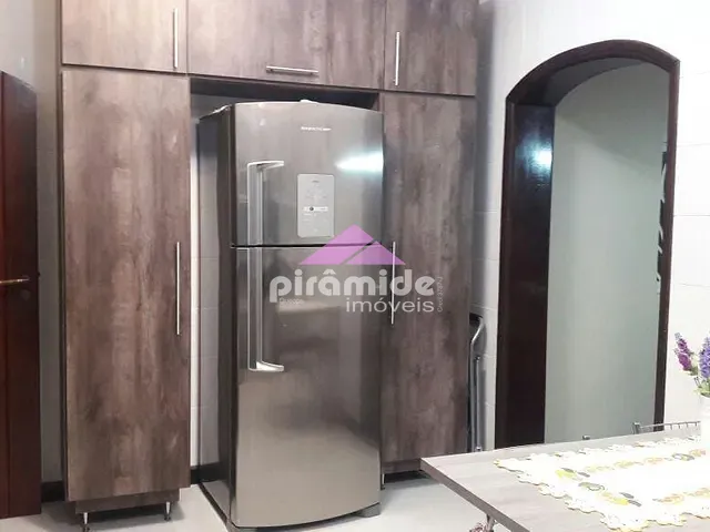 Casa com 196m² 3 quartos e 3 banheiros, à venda, no bairro Vera Cruz em Caçapava