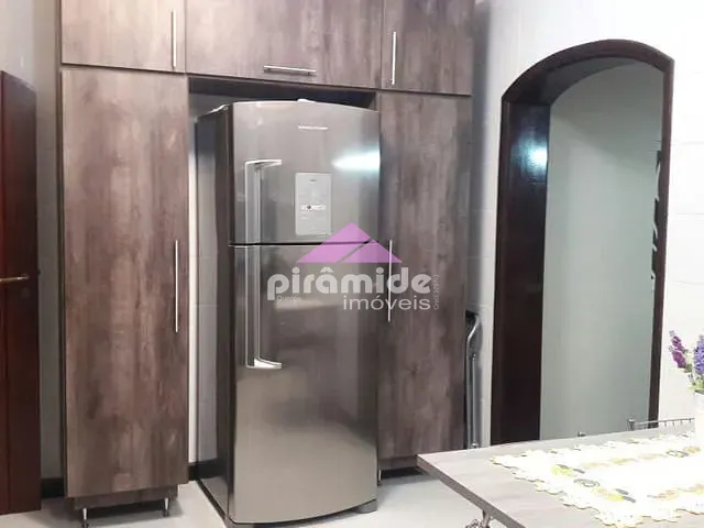 Casa com 196m² 3 quartos e 3 banheiros, à venda, no bairro Vera Cruz em Caçapava
