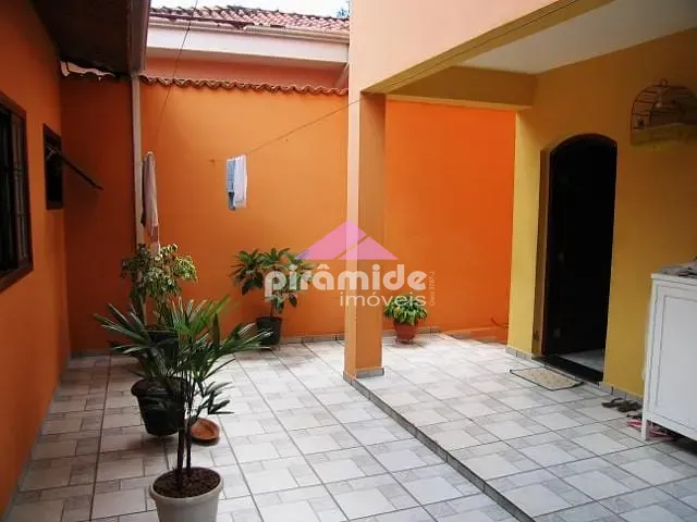 Casa com 196m² 3 quartos e 3 banheiros, à venda, no bairro Vera Cruz em Caçapava