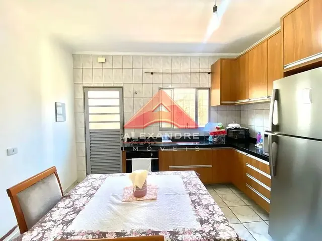 Casa com 140m² 3 quartos e 3 banheiros, à venda, no bairro Jardim das Indústrias em São José Dos Campos