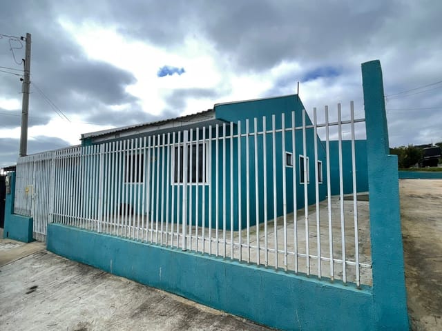 Locação - Casa com 3 quartos, 1 vaga de garagem, 70 m² - Boa Vista, Ponta Grossa.