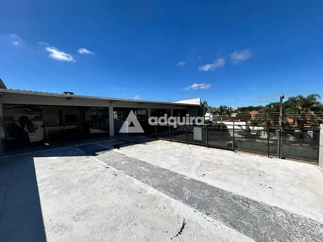 Casa com 465m², à venda, no bairro Uvaranas em Ponta Grossa