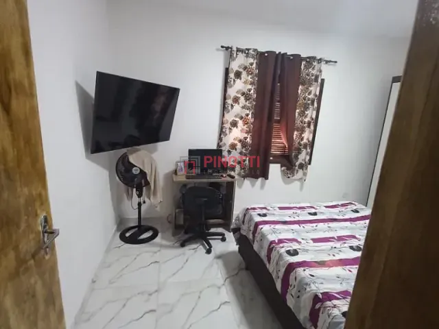 Casa 2 quartos e 2 banheiros, à venda, no bairro Batistini em São Bernardo do Campo