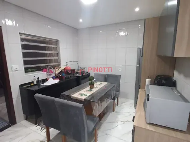 Casa 2 quartos e 2 banheiros, à venda, no bairro Batistini em São Bernardo do Campo