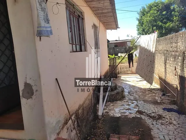 Casa com 442m² 2 quartos e 1 banheiro, à venda, no bairro Uvaranas em Ponta Grossa