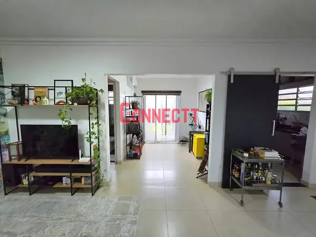 Casa com 408m² 2 quartos e 2 banheiros, à venda, no bairro Jardim Interlagos em Ribeirão Preto
