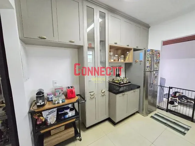 Casa com 408m² 2 quartos e 2 banheiros, à venda, no bairro Jardim Interlagos em Ribeirão Preto