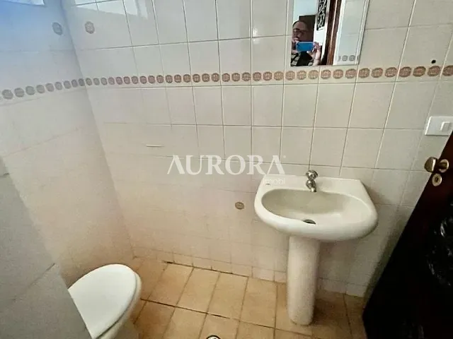 Casa com 525m² 3 quartos e 4 banheiros, à venda ou para alugar, no bairro Centro em Londrina