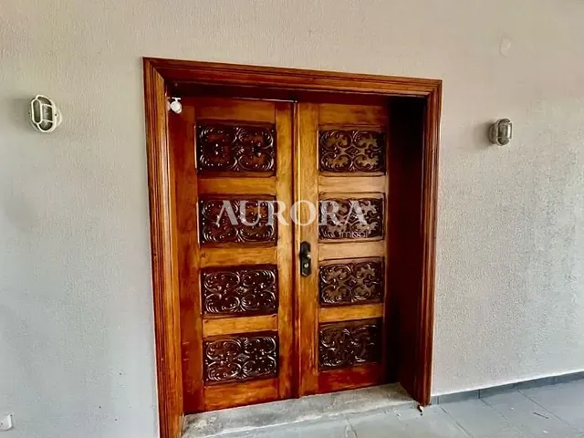 Casa com 525m² 3 quartos e 4 banheiros, à venda ou para alugar, no bairro Centro em Londrina