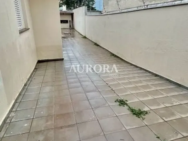 Casa com 525m² 3 quartos e 4 banheiros, à venda ou para alugar, no bairro Centro em Londrina