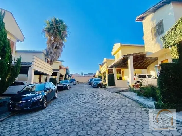 Casa com 195m² 3 quartos e 2 banheiros, à venda, no bairro Jardim das Flores em Atibaia