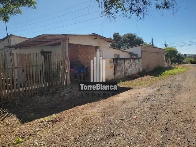 Casa com 507m² 2 quartos e 1 banheiro, à venda, no bairro Uvaranas em Ponta Grossa