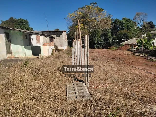 Casa com 507m² 2 quartos e 1 banheiro, à venda, no bairro Uvaranas em Ponta Grossa