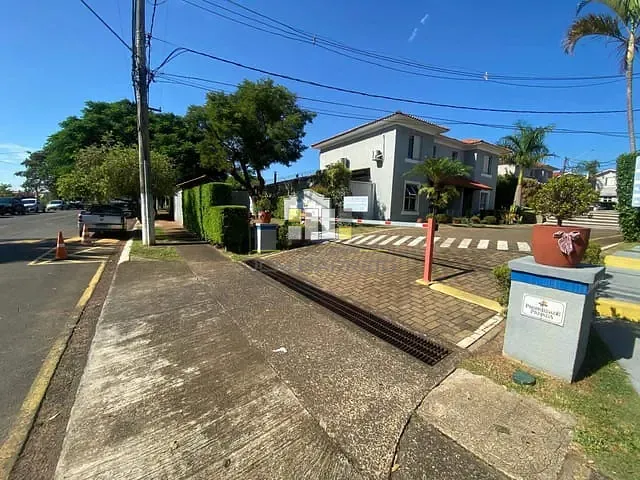 Casa 33 quartos e 3 banheiros, à venda, no bairro Parque Villa Flores em Sumaré