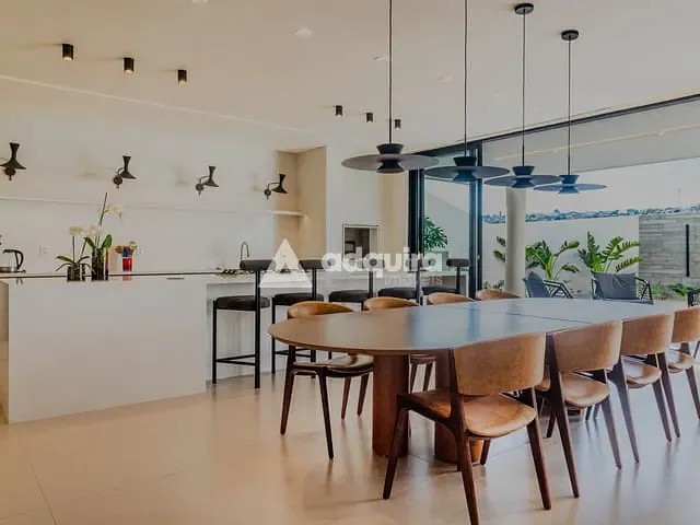 Casa com 285m² 3 quartos e 3 banheiros, à venda, no bairro Orfãs em Ponta Grossa