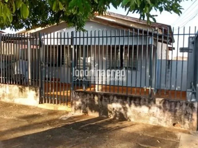 Casa com 300m² 2 quartos e 2 banheiros, à venda, no bairro Bancários em Londrina