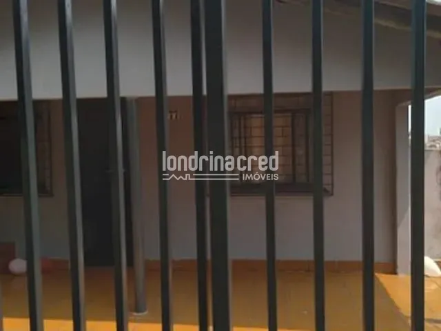 Casa com 300m² 2 quartos e 2 banheiros, à venda, no bairro Bancários em Londrina