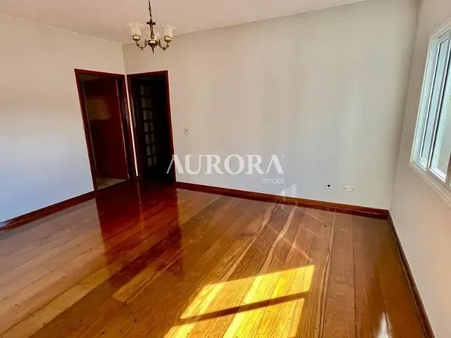 Casa com 360m² 3 quartos e 3 banheiros, à venda, no bairro Jardim Vilas Boas em Londrina