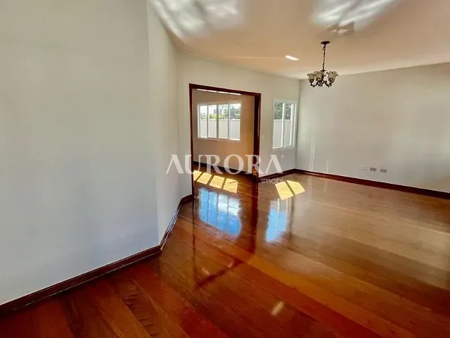 Casa com 360m² 3 quartos e 3 banheiros, à venda, no bairro Jardim Vilas Boas em Londrina