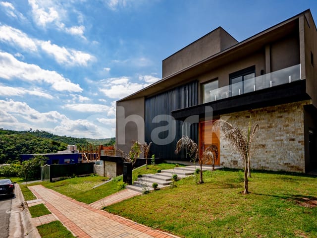 Casa com 400m² 4 quartos e 5 banheiros, à venda, no bairro Cidade Tamboré em Santana de Parnaíba