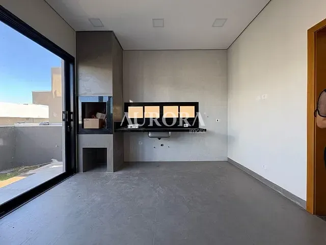 Casa com 250m² 3 quartos e 4 banheiros, à venda, no bairro Conjunto Habitacional Alexandre Urbanas em Londrina
