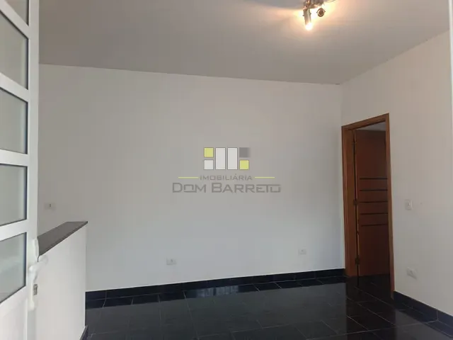 Casa 2 quartos e 1 banheiro, para alugar, no bairro Parque João de Vasconcelos em Sumaré