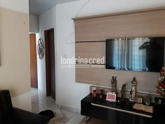 Casa à venda, no bairro Conjunto Habitacional José Giordano em Londrina