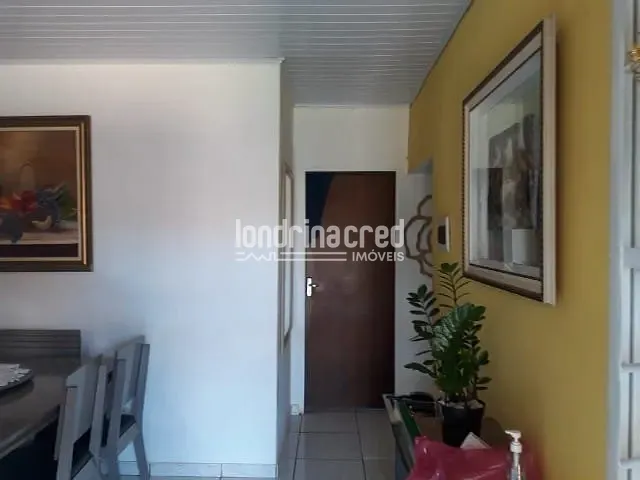 Casa à venda, no bairro Conjunto Habitacional José Giordano em Londrina