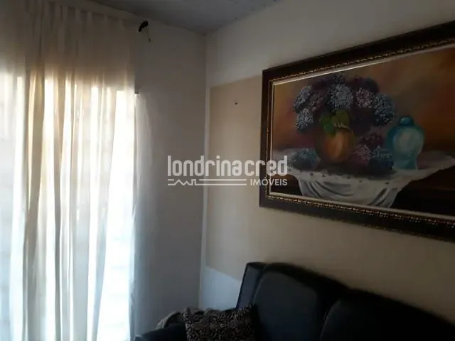 Casa à venda, no bairro Conjunto Habitacional José Giordano em Londrina