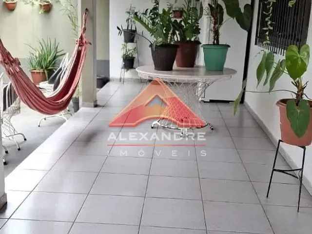 Casa com 300m² 2 quartos e 2 banheiros, à venda, no bairro Jardim Rio Santos em Caraguatatuba
