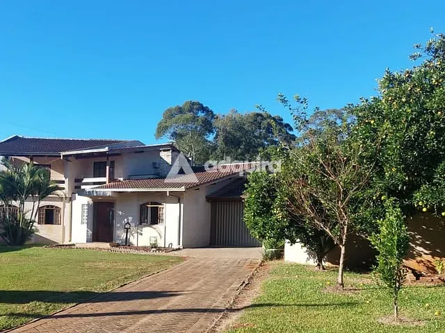 Casa com 647m² 4 quartos e 4 banheiros, à venda, no bairro Colônia Dona Luíza em Ponta Grossa