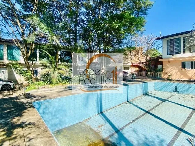 Casa com 900m² 3 quartos e 2 banheiros, à venda, no bairro Jardim Imperial em Atibaia