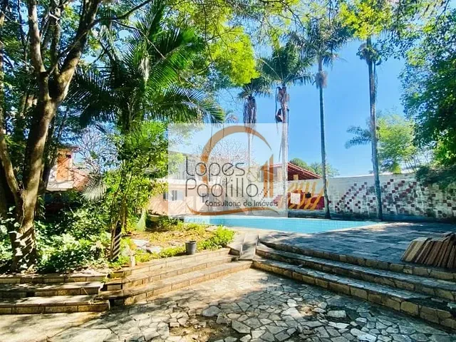 Casa com 900m² 3 quartos e 2 banheiros, à venda, no bairro Jardim Imperial em Atibaia