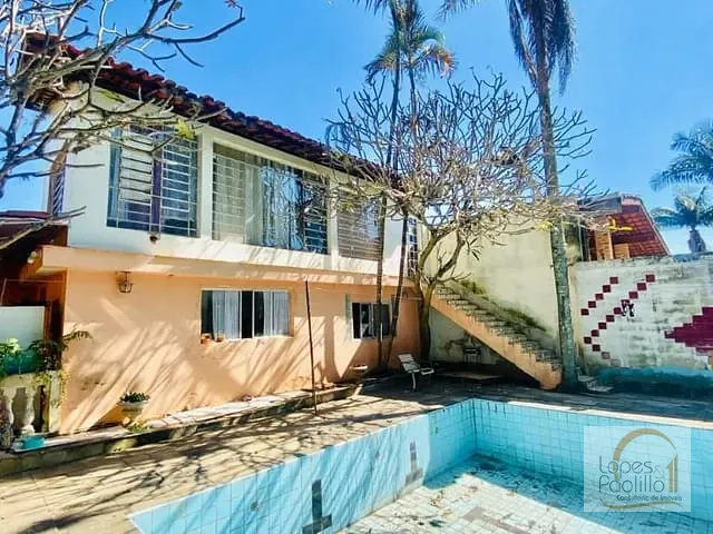 Casa com 900m² 3 quartos e 2 banheiros, à venda, no bairro Jardim Imperial em Atibaia