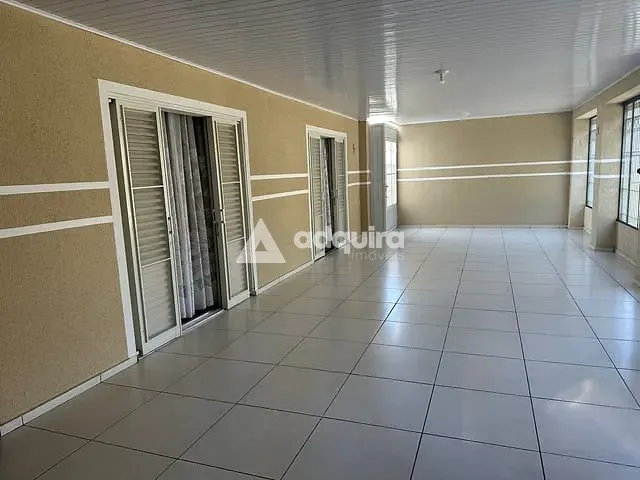 Casa com 462m² 4 quartos e 3 banheiros, à venda, no bairro Uvaranas em Ponta Grossa