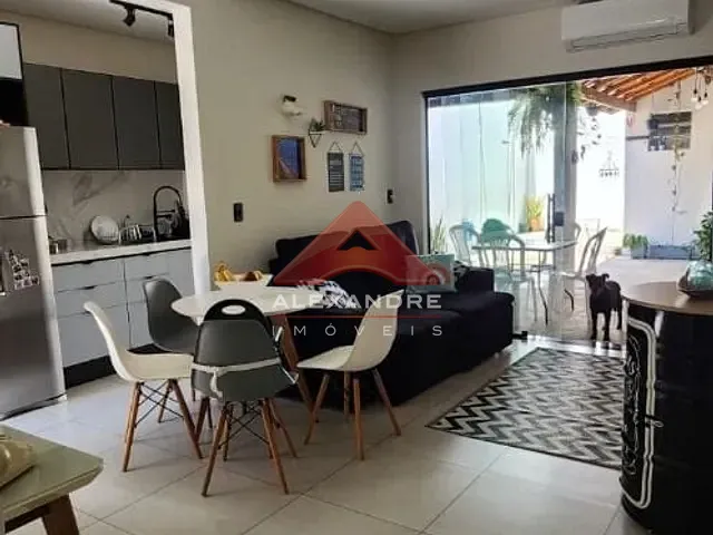 Casa com 150m² 2 quartos e 2 banheiros, à venda, no bairro Vila Industrial em São José dos Campos