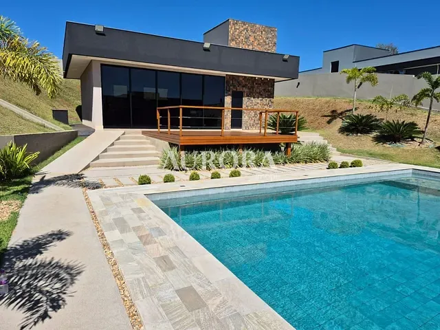 Casa com 15000m² 4 quartos e 6 banheiros, à venda, no bairro Rodovia em Sertanópolis