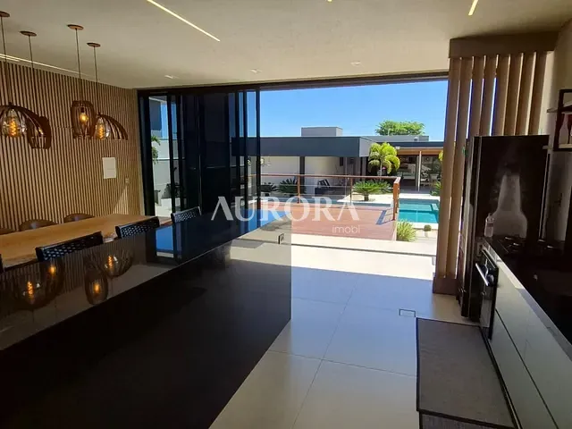 Casa com 15000m² 4 quartos e 6 banheiros, à venda, no bairro Rodovia em Sertanópolis