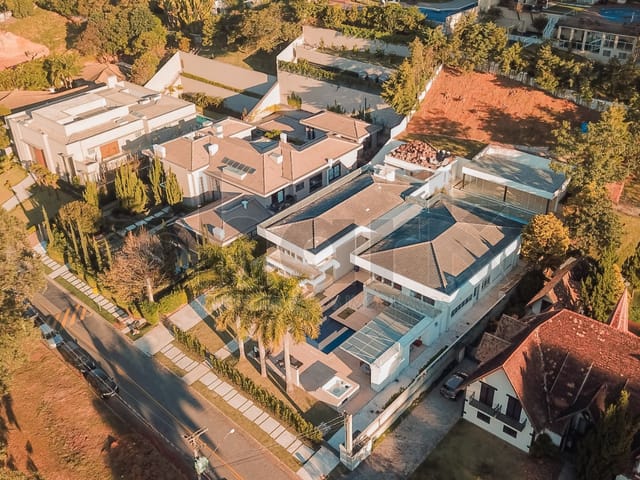 Casa 5 quartos e 7 banheiros, à venda ou para alugar, no bairro Residencial Tamboré em Barueri