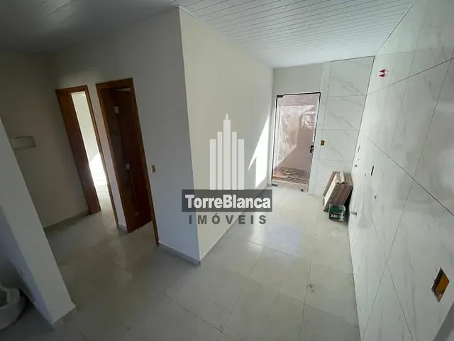 Casa 2 quartos e 1 banheiro, à venda, no bairro Cará-cará em Ponta Grossa