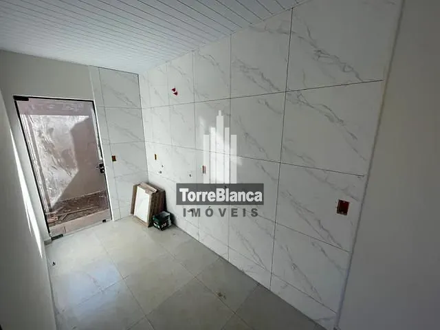 Casa 2 quartos e 1 banheiro, à venda, no bairro Cará-cará em Ponta Grossa