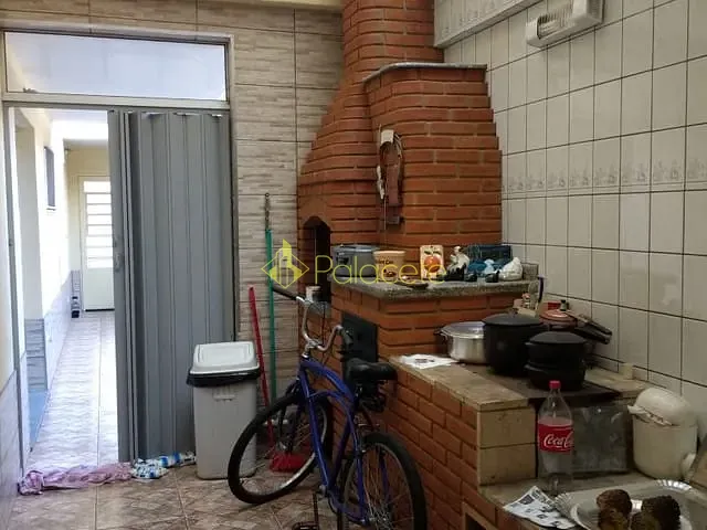 Casa com 179m² 3 quartos e 1 banheiro, à venda, no bairro Parque São Benedito em Pindamonhangaba