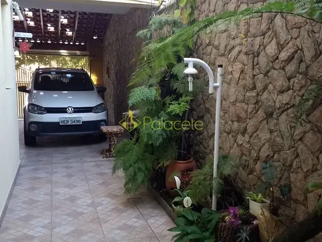 Casa com 179m² 3 quartos e 1 banheiro, à venda, no bairro Parque São Benedito em Pindamonhangaba