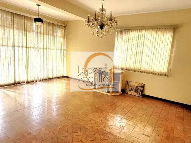 Casa com 600m² 3 quartos e 2 banheiros, à venda, no bairro Centro em Atibaia