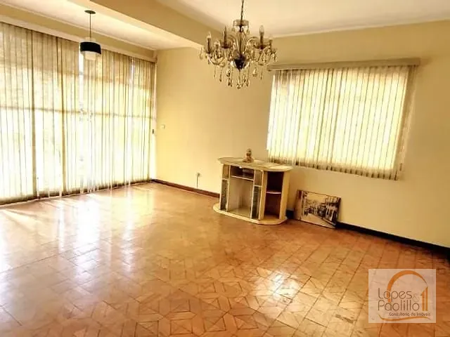 Casa com 600m² 3 quartos e 2 banheiros, à venda, no bairro Centro em Atibaia
